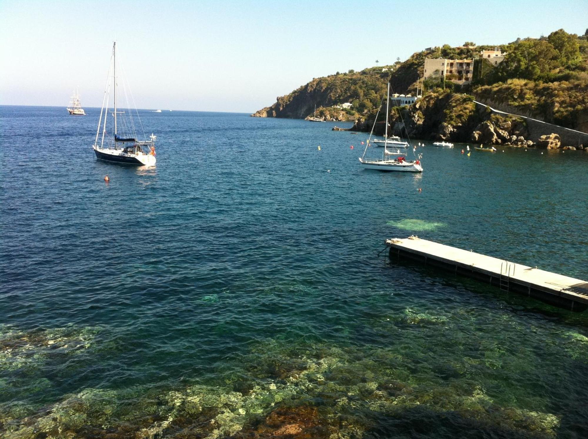 Hotel Rocce Azzurre Lipari  Buitenkant foto