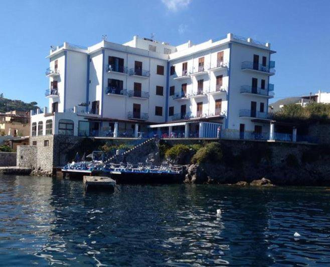 Hotel Rocce Azzurre Lipari  Buitenkant foto